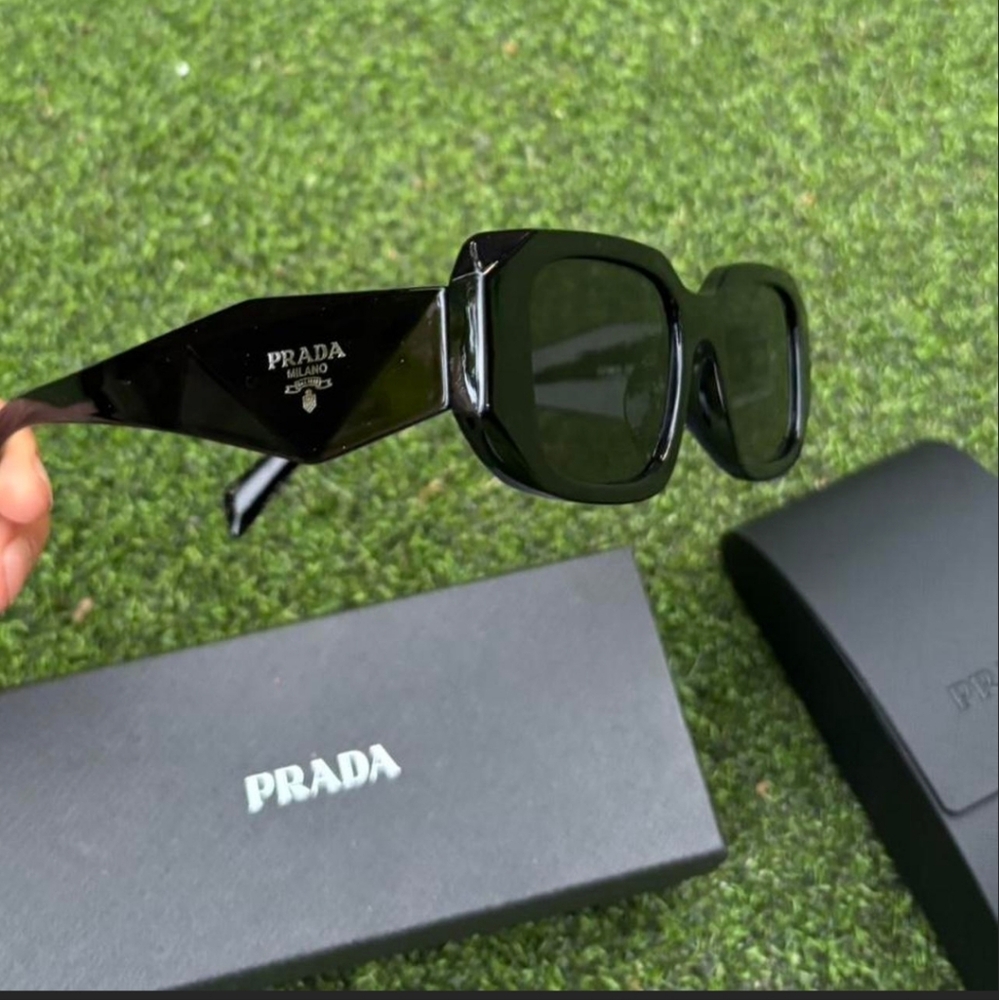 Black Sunglasses. Case, Box, Cloth. NIB - Picture 2 of 6